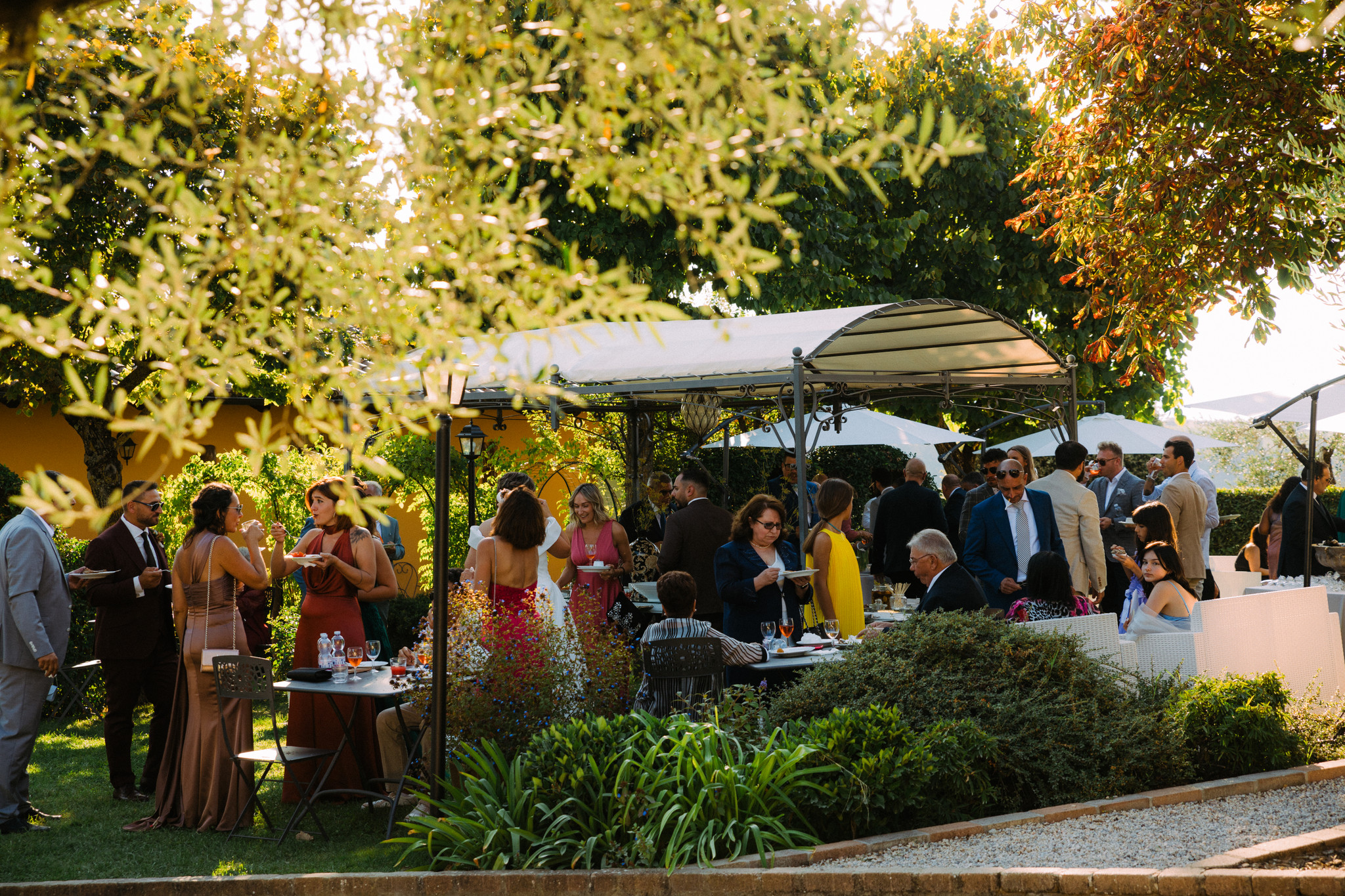 Wedding Dress Code in Italy: Should You Ask Guests to Follow One?