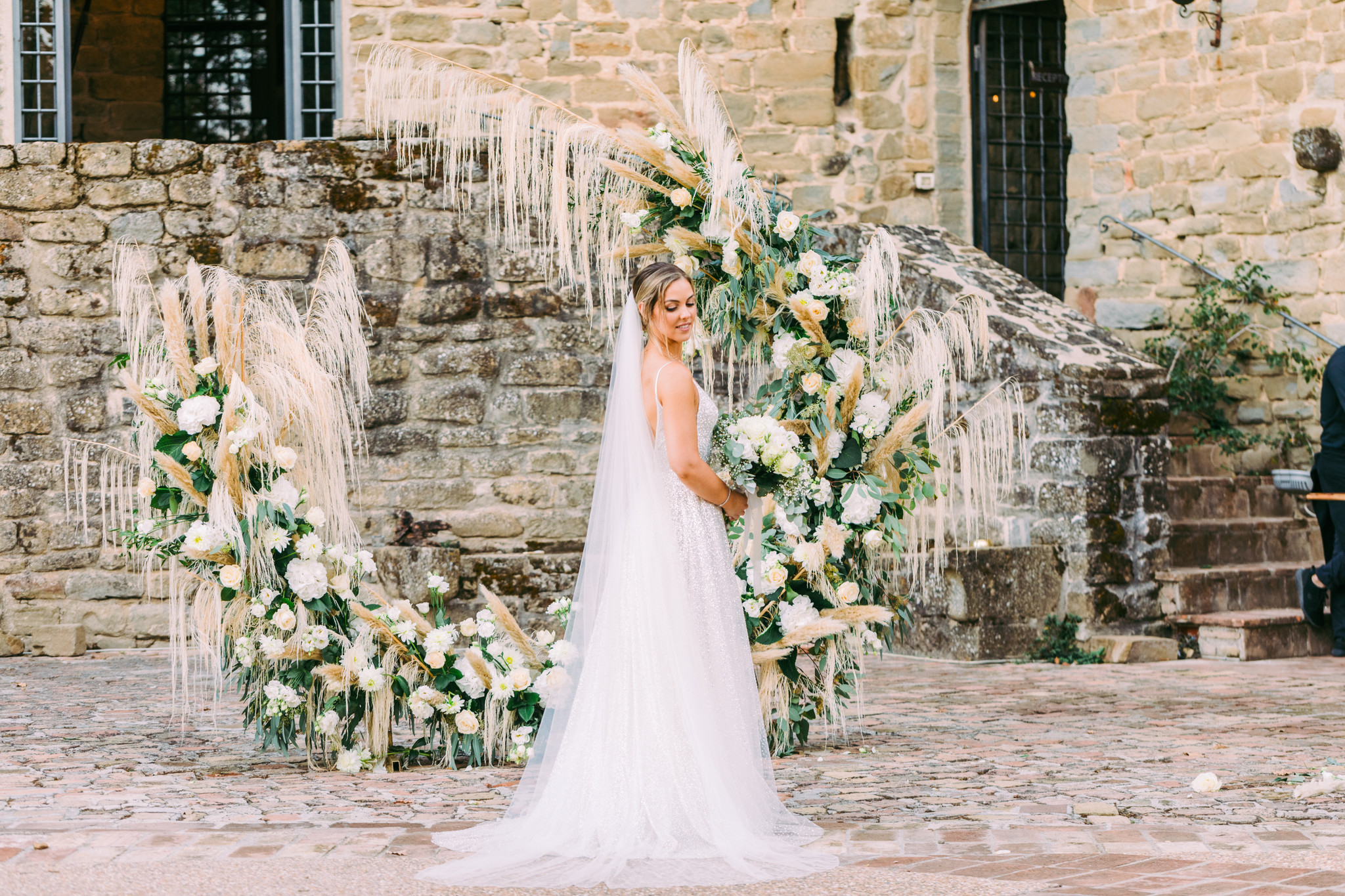 Wedding ceremony arch ideas in Italy