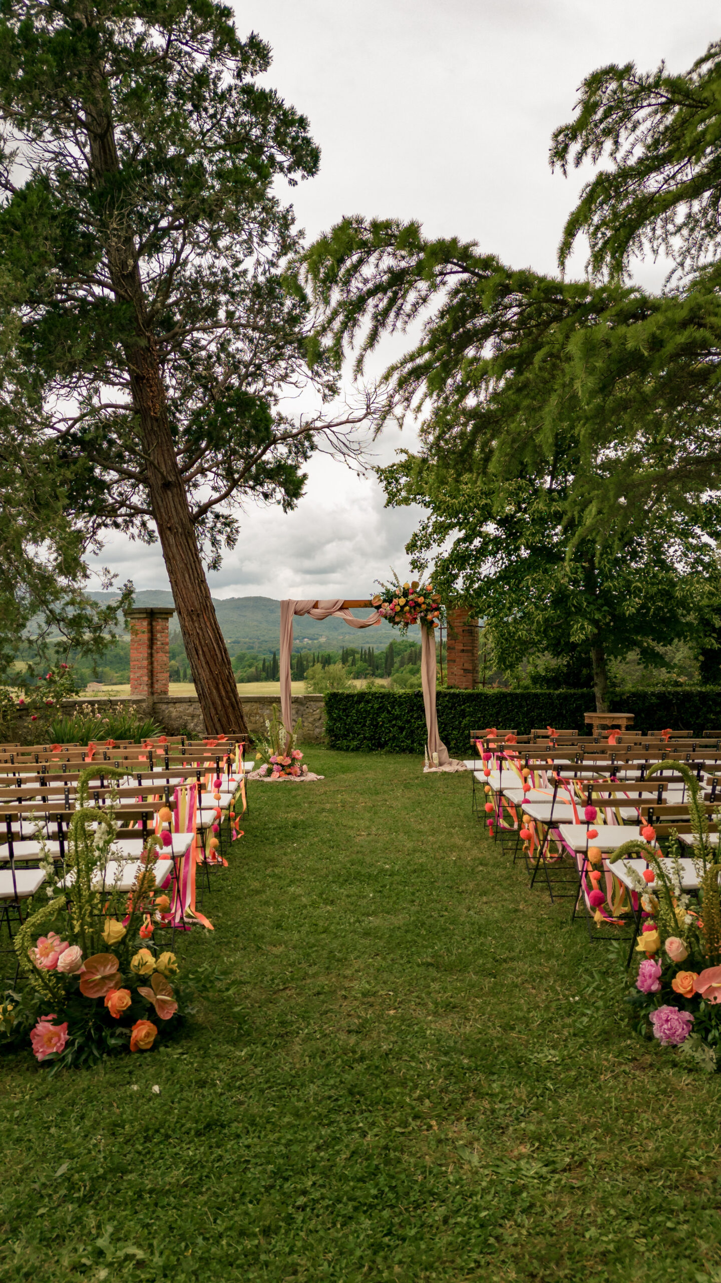 Wedding Arch Ideas for Your Ceremony in Italy: From Classic to Grounded Elegance