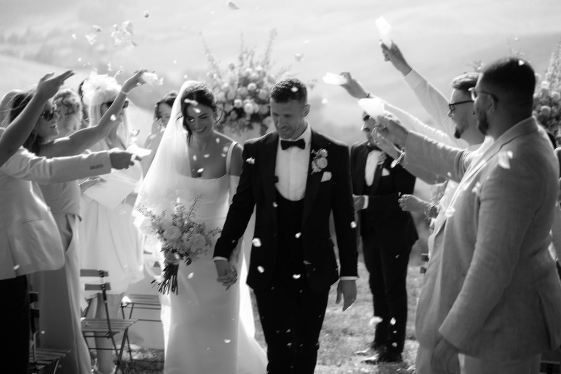 Classic wedding photography in Tuscany villa