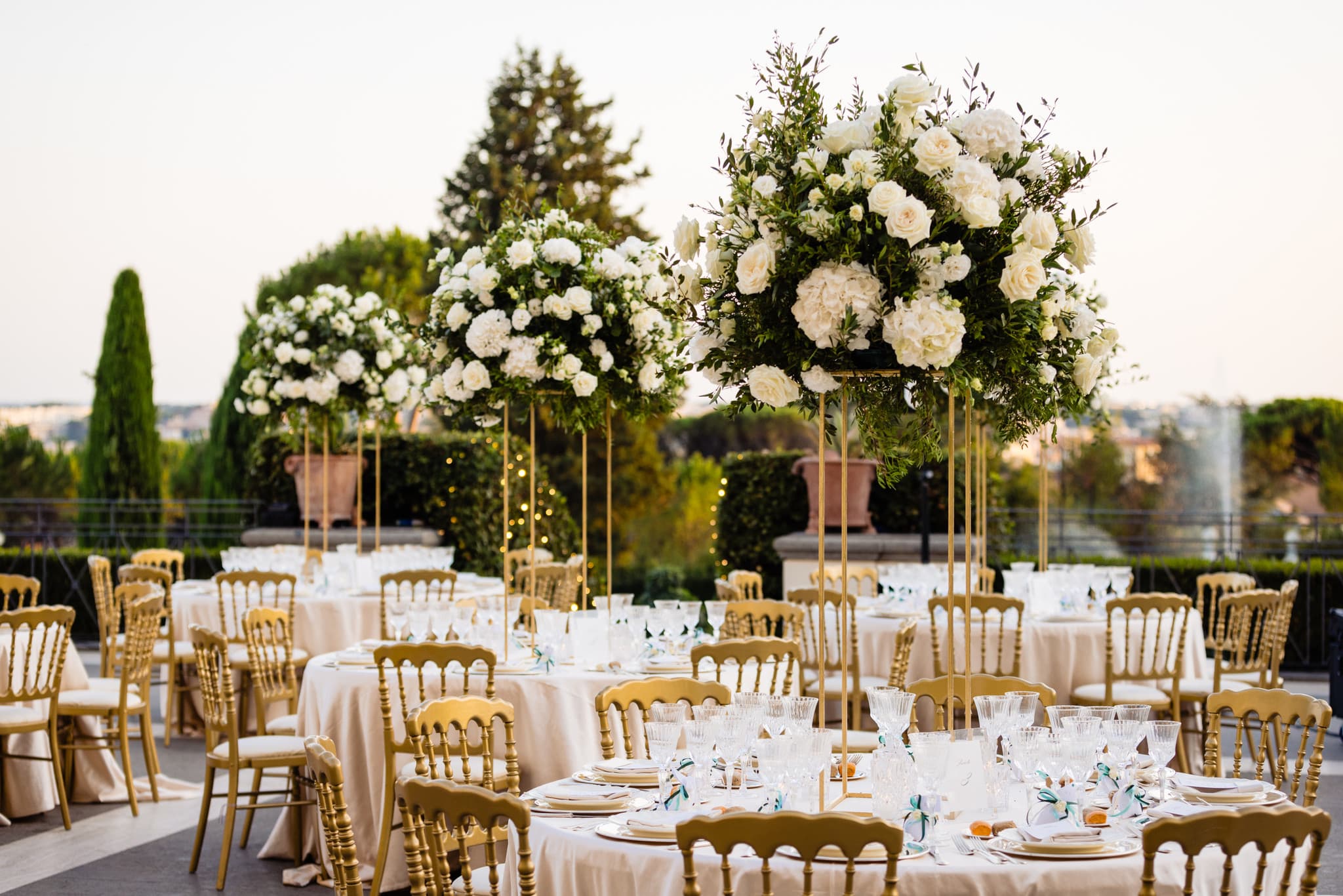 Luxury destination wedding dinner in Italy